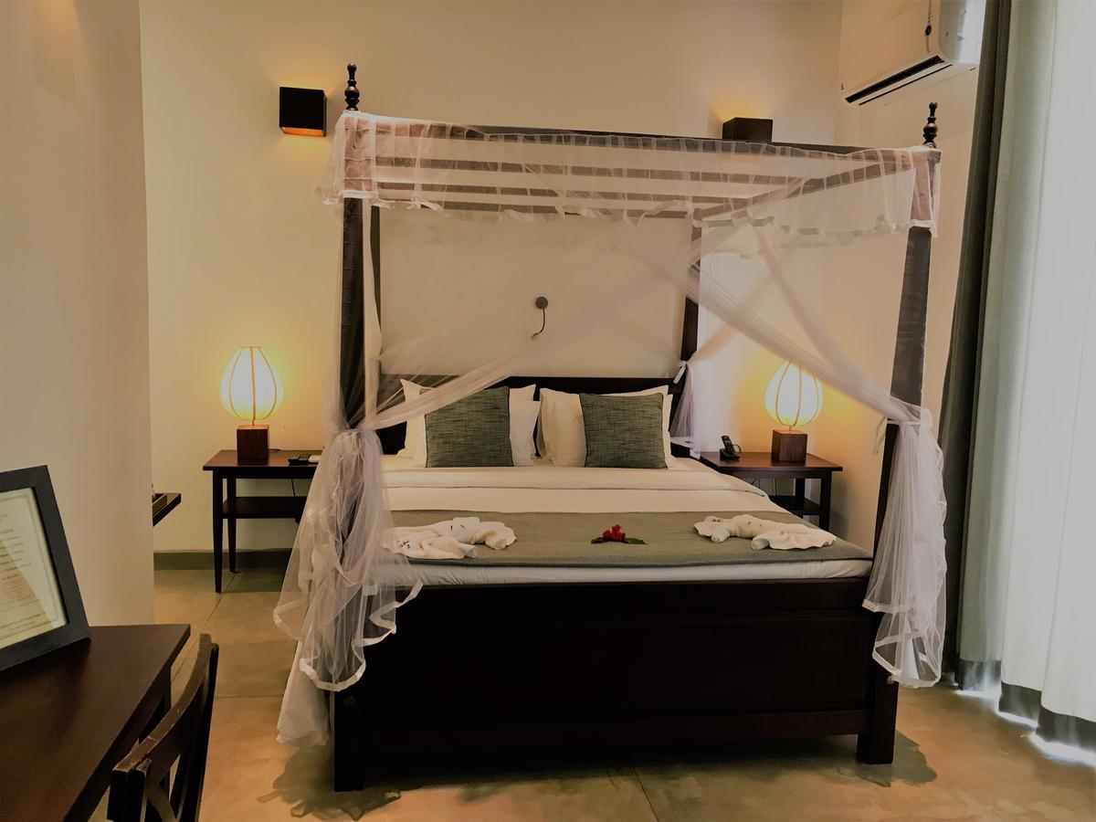 Coza Ceylon Hotell Dehiwala-Mount Lavinia Eksteriør bilde